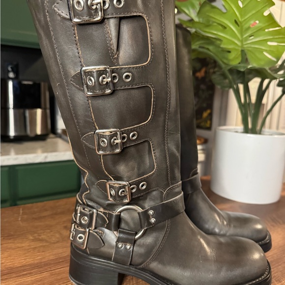 Steve Madden rocky biker boots with adjustable buckles - Picture 3 of 7